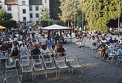 Bad S&auml;ckingen, 06.07.2003: Leichte Ausd&uuml;nnung zu sp&auml;terer Stunde...